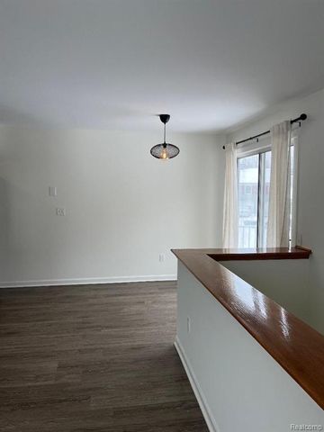 3201 Heatherstone Court, Lake Orion, MI 48360