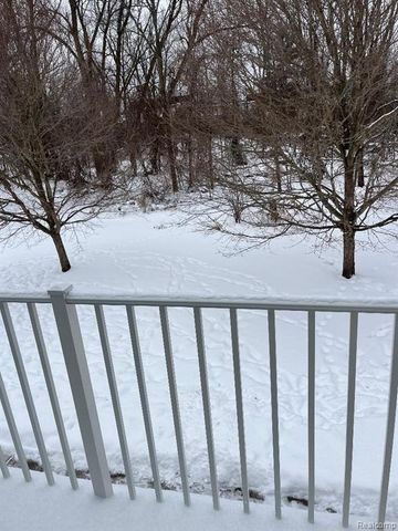 3201 Heatherstone Court, Lake Orion, MI 48360