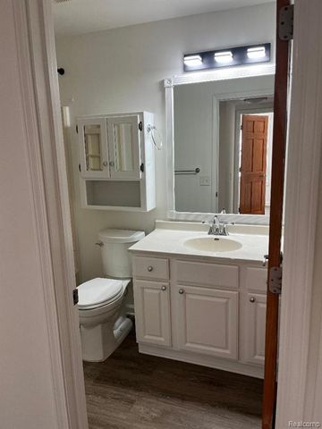 3201 Heatherstone Court, Lake Orion, MI 48360