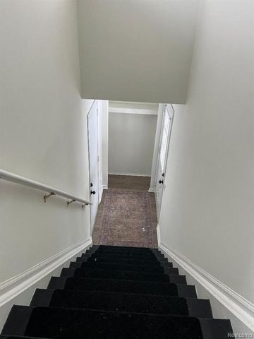 3201 Heatherstone Court, Lake Orion, MI 48360