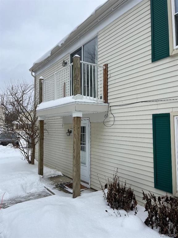 3201 Heatherstone Court, Lake Orion, MI 48360