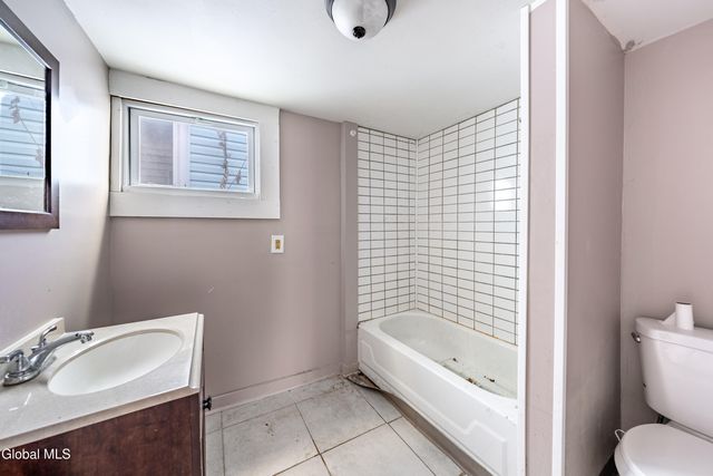 356 4th Avenue, Troy, NY 12182