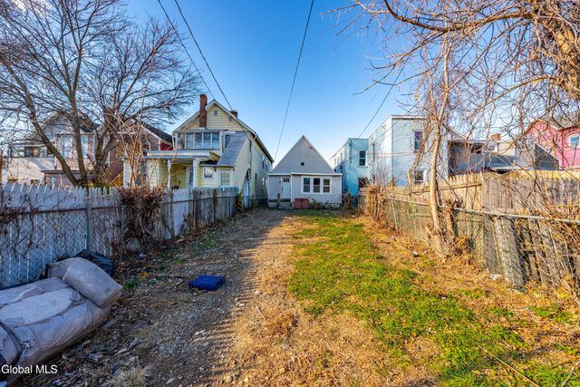 356 4th Avenue, Troy, NY 12182