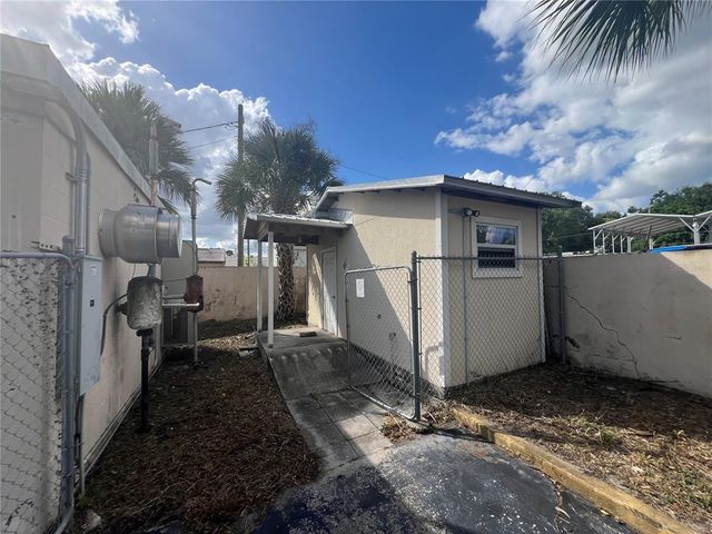 1515 W HILLSBOROUGH AVENUE, Tampa, FL 33603
