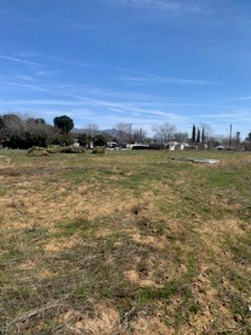 5242 C Street, Banning, CA 92220