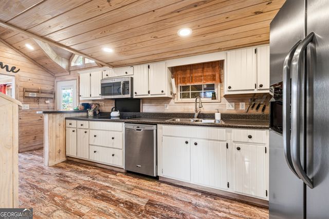 664 River Vista Drive, Dillard, GA 30537