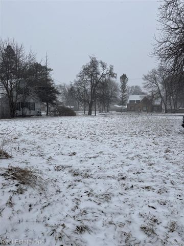 3129 E Genesee Avenue, Saginaw, MI 48601