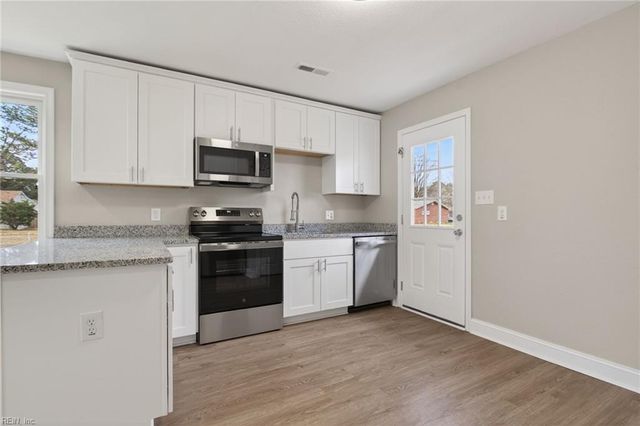 2713 Hickory ST, Portsmouth, VA 23707