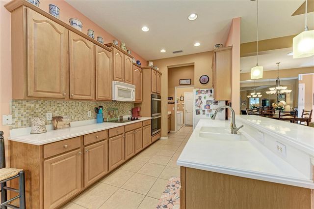 3728 SUMMERWIND CIRCLE, Bradenton, FL 34209