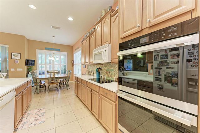 3728 SUMMERWIND CIRCLE, Bradenton, FL 34209