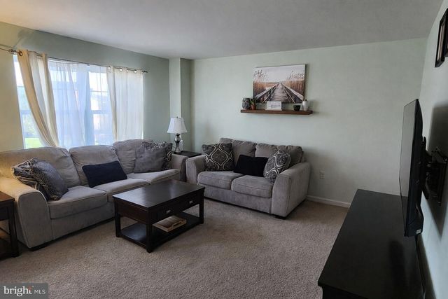 740 KENTWELL DR, York, PA 17406