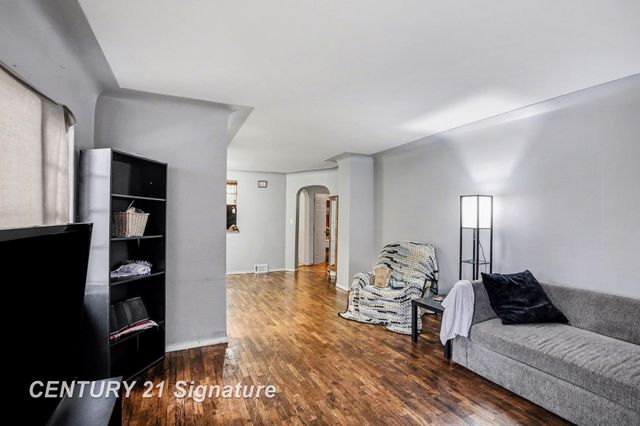 2002 Marquette Street, Saginaw, MI 48602