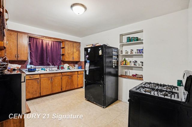 2002 Marquette Street, Saginaw, MI 48602