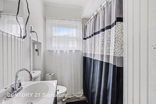 2002 Marquette Street, Saginaw, MI 48602