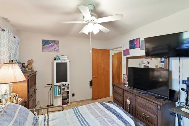 913 Blossom Circle, Garland, TX 75041