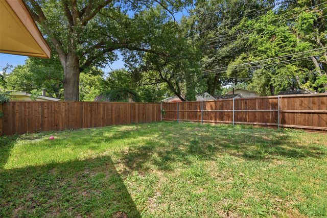 913 Blossom Circle, Garland, TX 75041