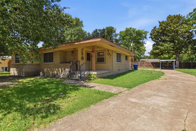 913 Blossom Circle, Garland, TX 75041