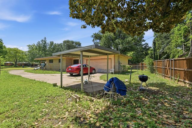 913 Blossom Circle, Garland, TX 75041