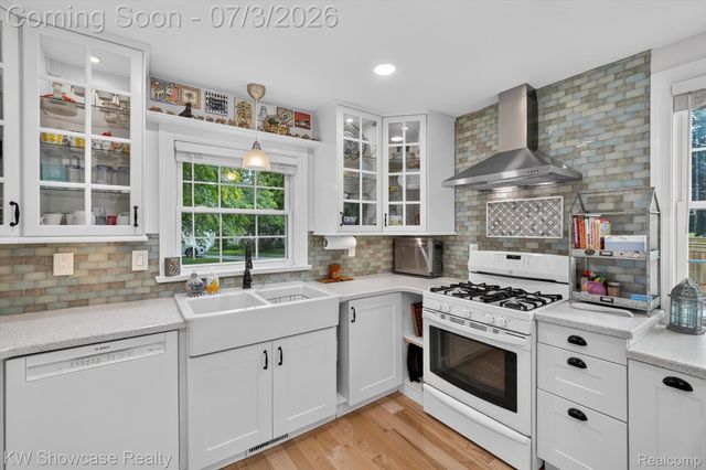 215 S Houghton Street, Milford Village, MI 48381
