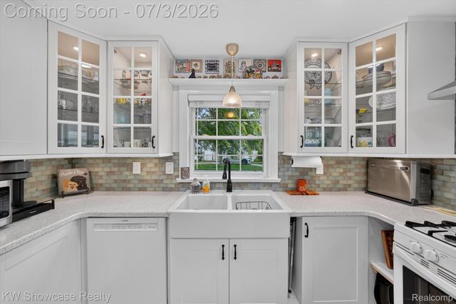 215 S Houghton Street, Milford Village, MI 48381