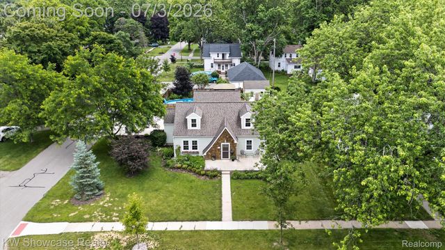 215 S Houghton Street, Milford Village, MI 48381