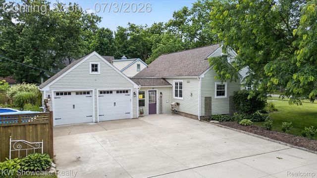 215 S Houghton Street, Milford Village, MI 48381