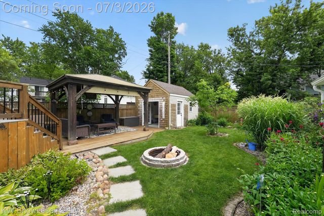 215 S Houghton Street, Milford Village, MI 48381