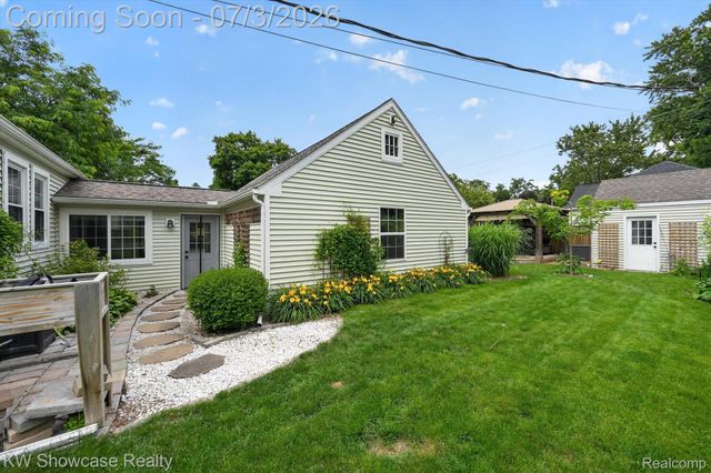 215 S Houghton Street, Milford Village, MI 48381