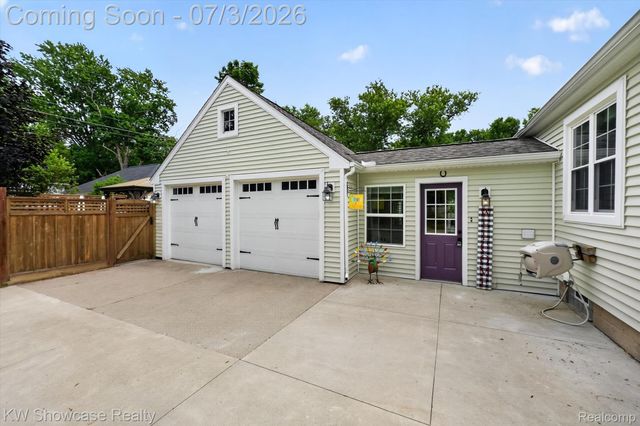 215 S Houghton Street, Milford Village, MI 48381