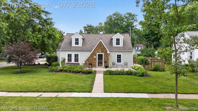 215 S Houghton Street, Milford Village, MI 48381