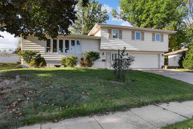 2818 Southland Street SW, Cedar Rapids, IA 52404