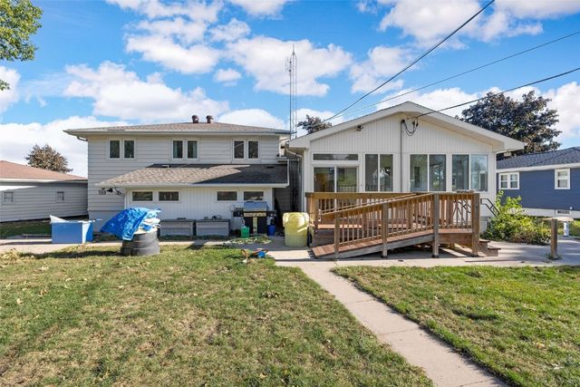 2818 Southland Street SW, Cedar Rapids, IA 52404