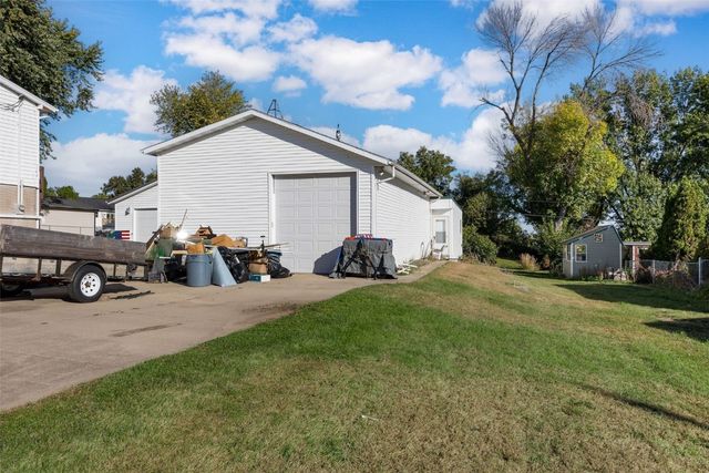 2818 Southland Street SW, Cedar Rapids, IA 52404