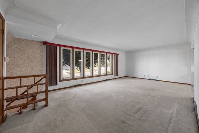 2818 Southland Street SW, Cedar Rapids, IA 52404