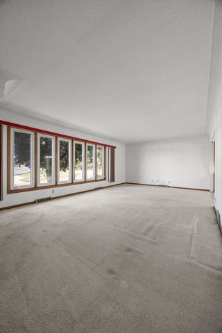 2818 Southland Street SW, Cedar Rapids, IA 52404