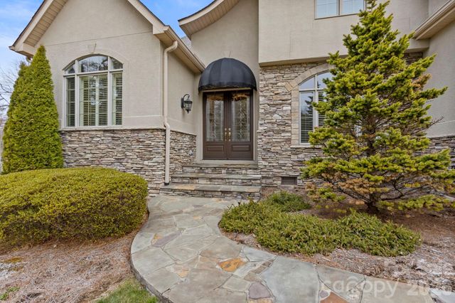 151 Founders Drive, Flat Rock, NC 28731