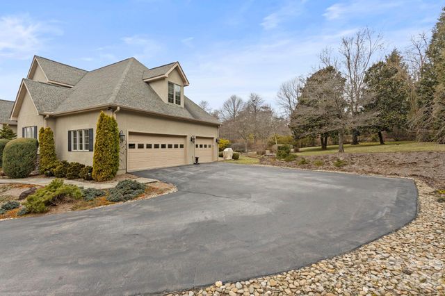 151 Founders Drive, Flat Rock, NC 28731