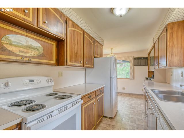 615 Sw ISAAC Ln, Pendleton, OR 97801