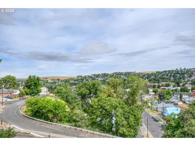 615 Sw ISAAC Ln, Pendleton, OR 97801