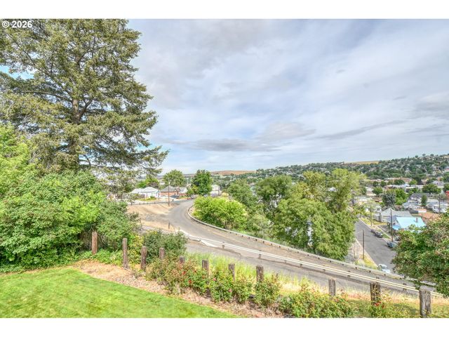 615 Sw ISAAC Ln, Pendleton, OR 97801