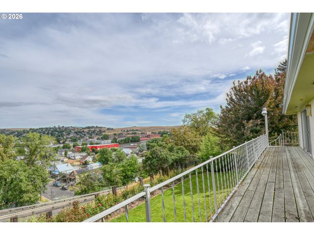 615 Sw ISAAC Ln, Pendleton, OR 97801