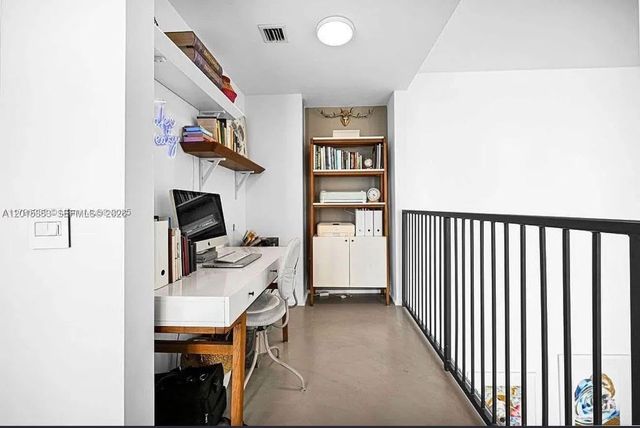 300 S Biscayne Blvd L-1232, Miami, FL 33131