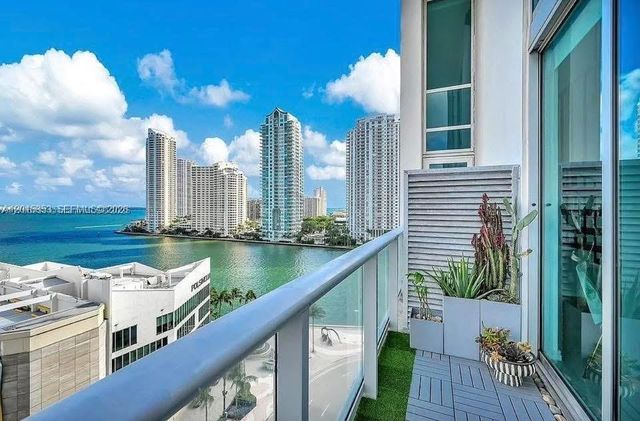 300 S Biscayne Blvd L-1232, Miami, FL 33131