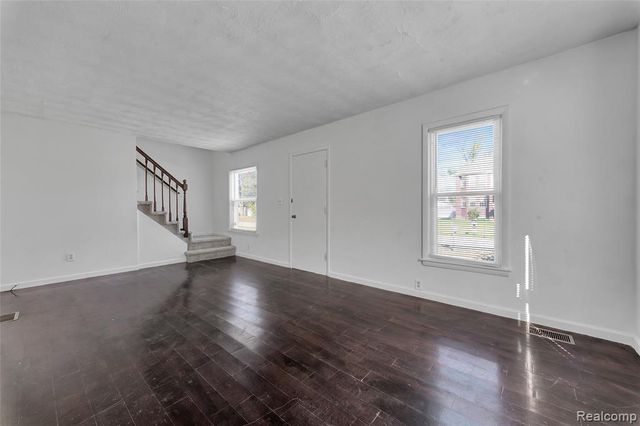 71 Cloveridge Drive, Troy, MI 48084