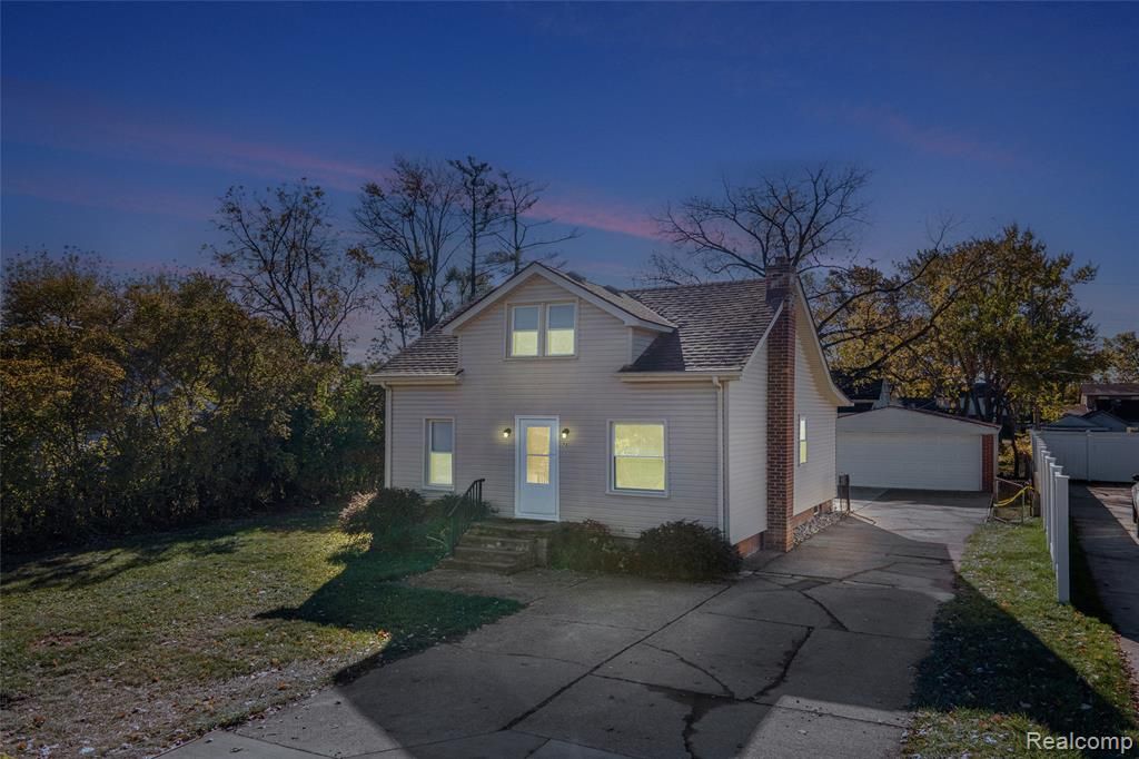 71 Cloveridge Drive, Troy, MI 48084