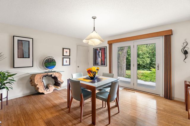 7303 Green Ridge Drive, Eden Prairie, MN 55346