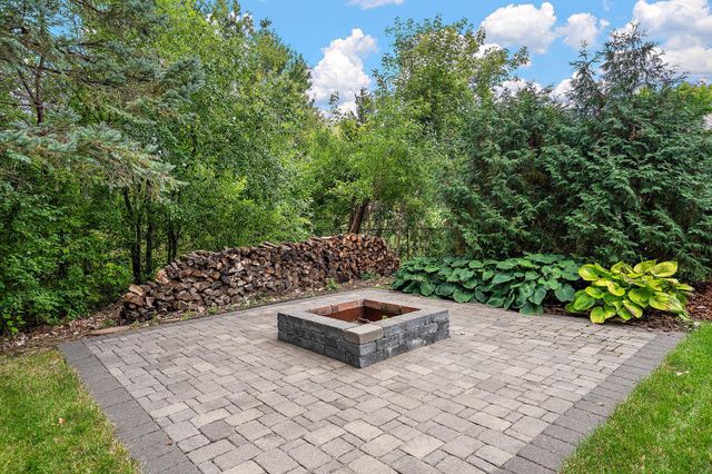 7303 Green Ridge Drive, Eden Prairie, MN 55346