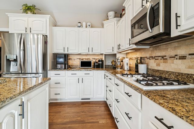 614 Birch Hollow Drive, Antioch, IL 60002