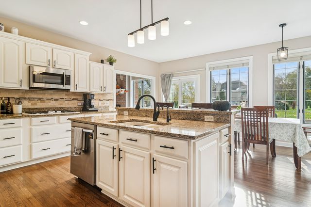 614 Birch Hollow Drive, Antioch, IL 60002