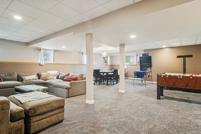 614 Birch Hollow Drive, Antioch, IL 60002